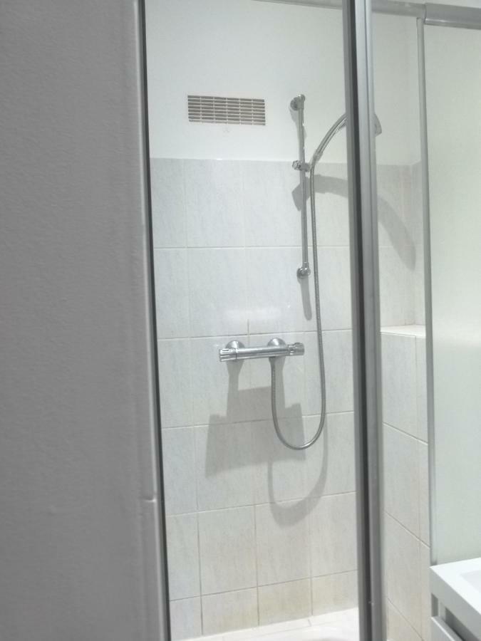 شقة Studio Calme, Lumineux, Wifi, 1.5 Km Du Front De Mer سان نازير المظهر الخارجي الصورة
